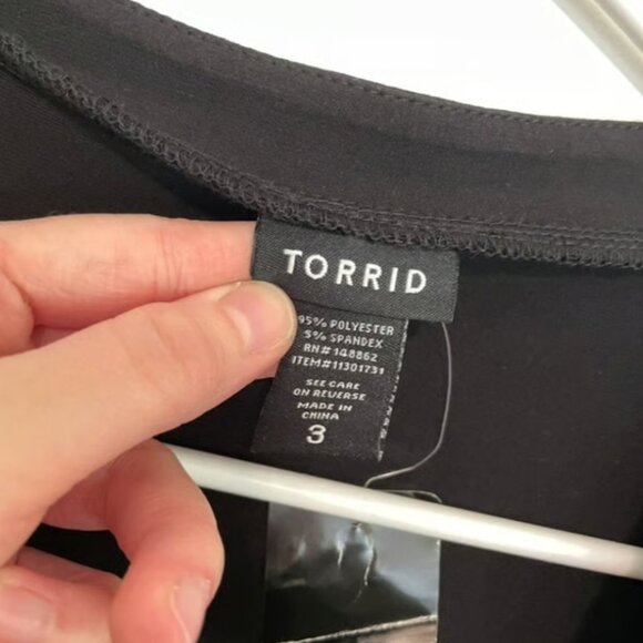 NEW NWT TORRID 3 Plus Size Jersey Knit Faux Wrap Top Black Short Sleeve NO BELT - Picture 3 of 5